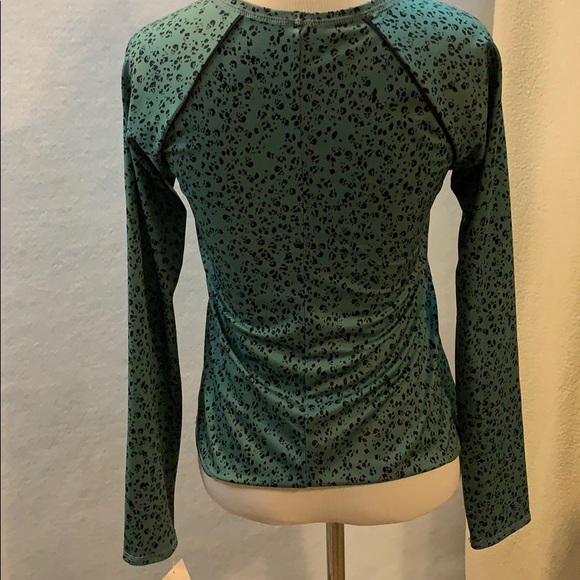 Animal Print Long-sleeve Rashguard - Picture 7 of 13